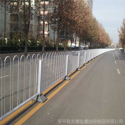 北京市政道路护栏 市政护栏底座 韩国马路隔离栏